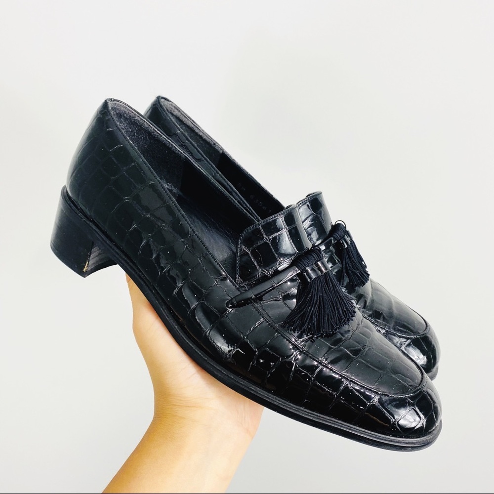STUART WEITZMAN PATENT CROC LOAFERS SIZE 8